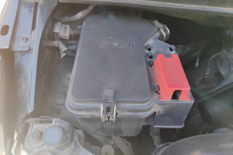 Used Mercedes-Benz V-Class 2020 V 260 Avantgarde Edition Engine Bay Right