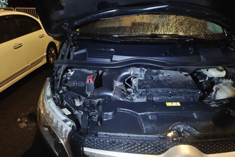 Used Mercedes-Benz V-Class 2020 V 260 Prestige Edition Engine Bay Right