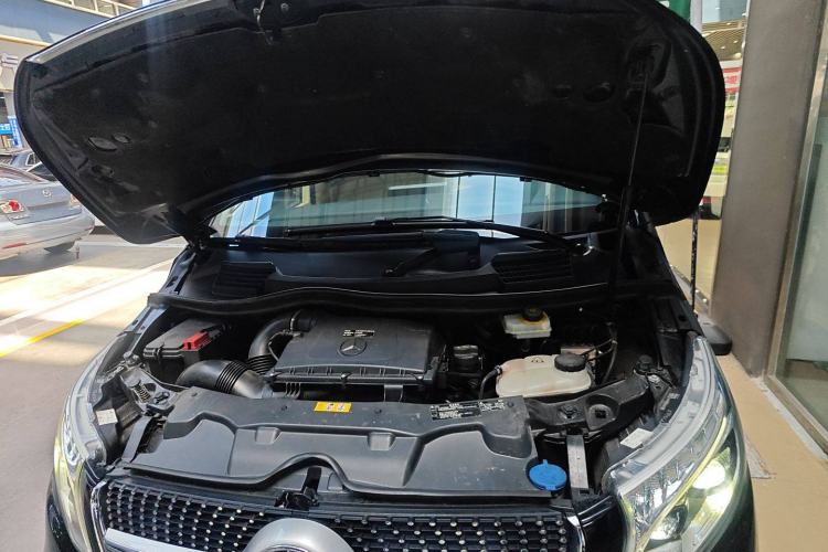 Used Mercedes-Benz V-Class 2020 V 260 L Long-wheelbase Luxury Edition Engine Bay