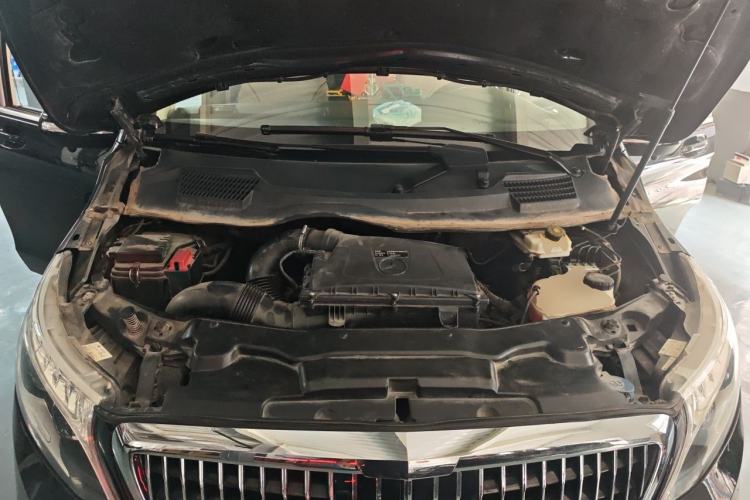 Used Mercedes-Benz V-Class 2020 V 260 Avantgarde Edition Engine Bay