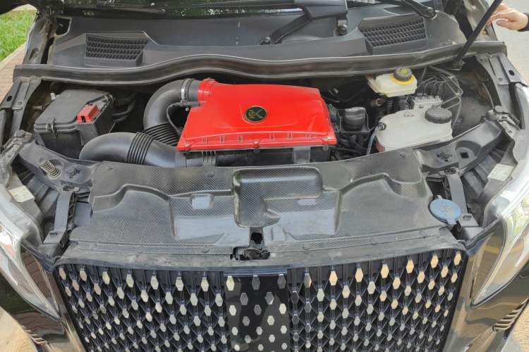 Used Mercedes-Benz V-Class 2020 V 260 L Long-wheelbase Luxury Edition Engine Bay