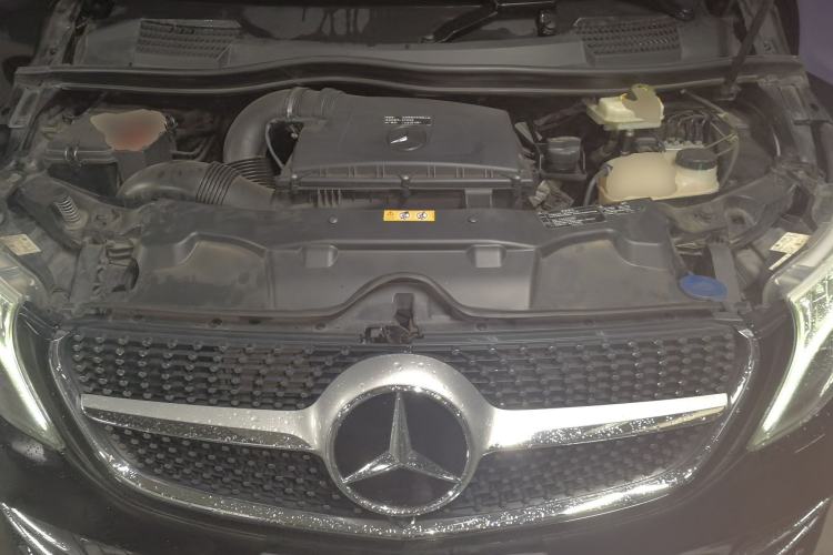 Used Mercedes-Benz V-Class 2020 V 260 L Long-wheelbase Luxury Edition Engine Bay