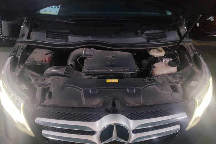 Used Mercedes-Benz V-Class 2020 V 260 Avantgarde Edition Engine Bay