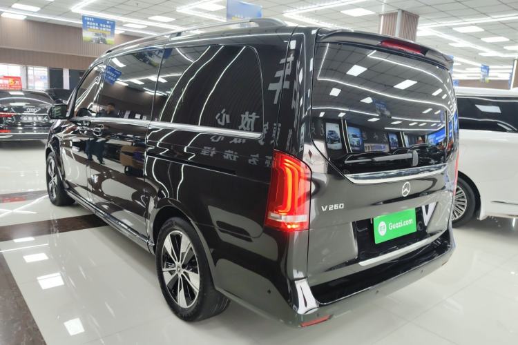Used Mercedes-Benz V-Class 2020 V 260 Prestige Edition Exterior 2