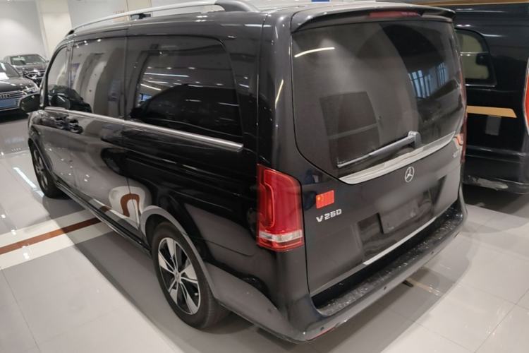 Used Mercedes-Benz V-Class 2020 V 260 Prestige Edition Exterior 2