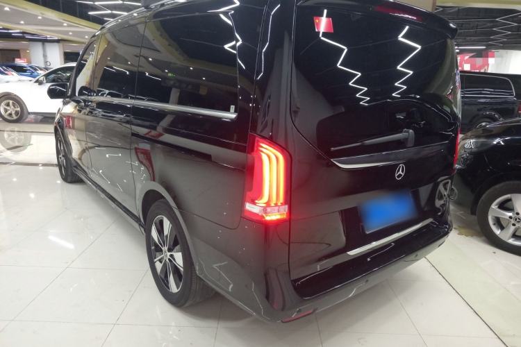 Used Mercedes-Benz V-Class 2020 V 260 Prestige Edition Exterior 2