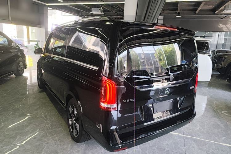 Used Mercedes-Benz V-Class 2020 V 260 Prestige Edition Exterior 2