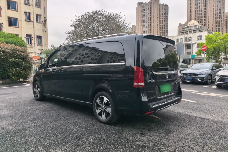 Used Mercedes-Benz V-Class 2020 V 260 L Long-wheelbase Luxury Edition Exterior 2