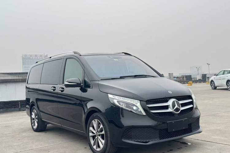 Used Mercedes-Benz V-Class 2020 V 260 Avantgarde Edition Exterior 2