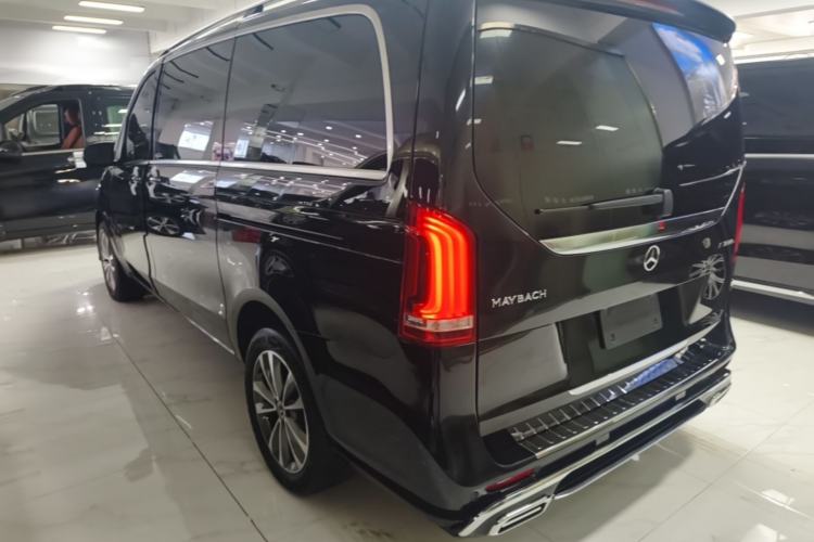 Used Mercedes-Benz V-Class 2020 V 260 Avantgarde Edition Exterior 2