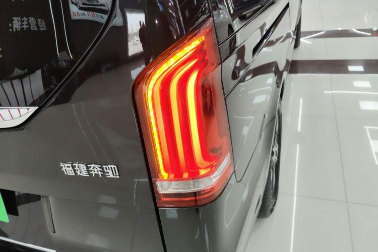 Used Mercedes-Benz V-Class 2020 V 260 Prestige Edition Exterior 3