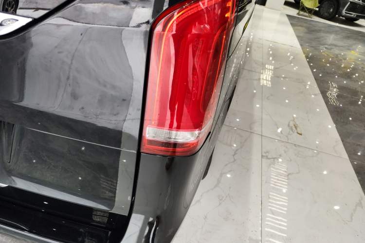 Used Mercedes-Benz V-Class 2020 V 260 Prestige Edition Exterior 3