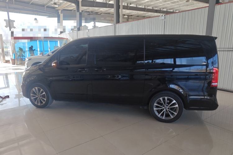 Used Mercedes-Benz V-Class 2020 V 260 Avantgarde Edition Exterior 3