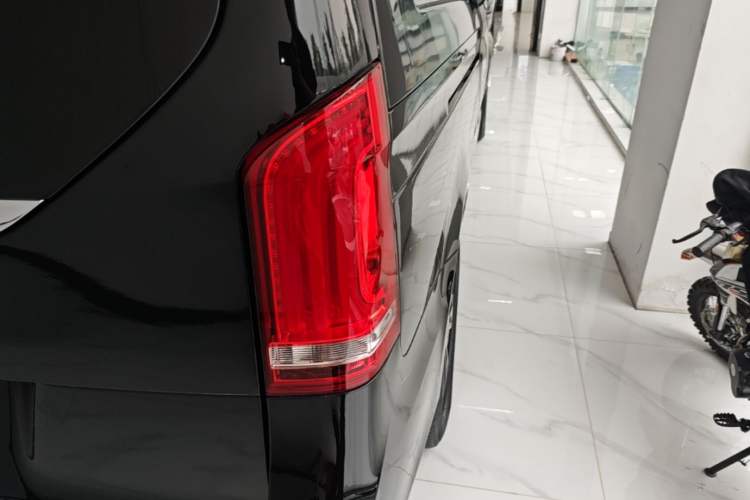 Used Mercedes-Benz V-Class 2020 V 260 L Long-wheelbase Luxury Edition Exterior 3