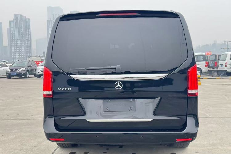Used Mercedes-Benz V-Class 2020 V 260 Avantgarde Edition Exterior 3