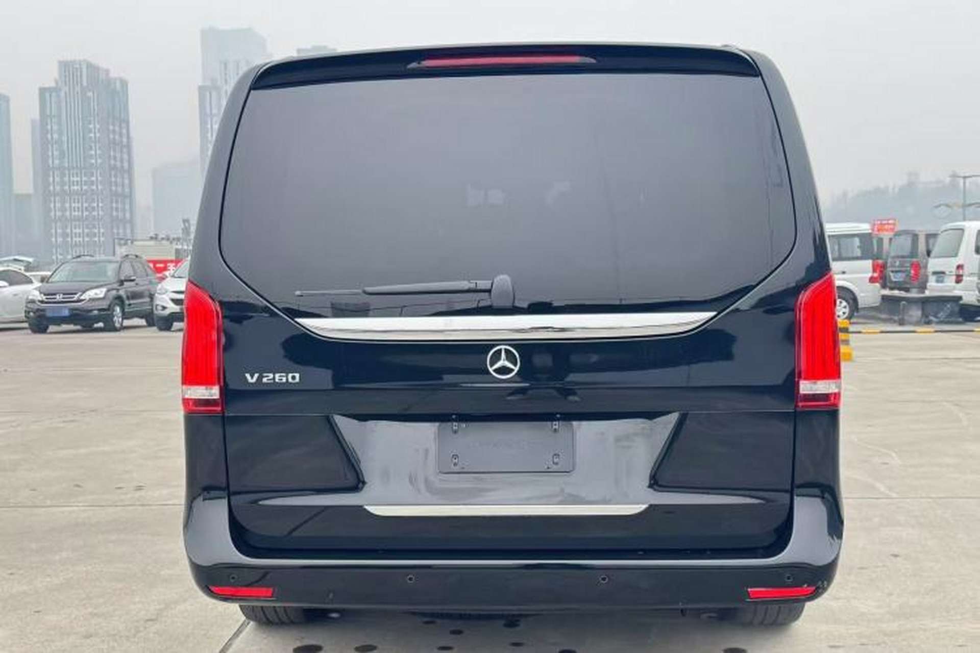 Used Mercedes-Benz V-Class 2020 V 260 Avantgarde Edition Exterior 3