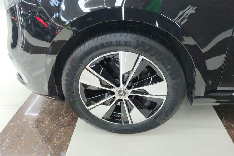 Used Mercedes-Benz V-Class 2020 V 260 Prestige Edition Exterior 4