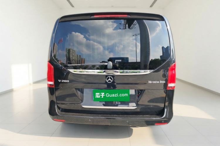 Used Mercedes-Benz V-Class 2020 V 260 Avantgarde Edition Exterior 4
