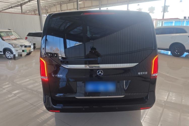 Used Mercedes-Benz V-Class 2020 V 260 Avantgarde Edition Exterior 4
