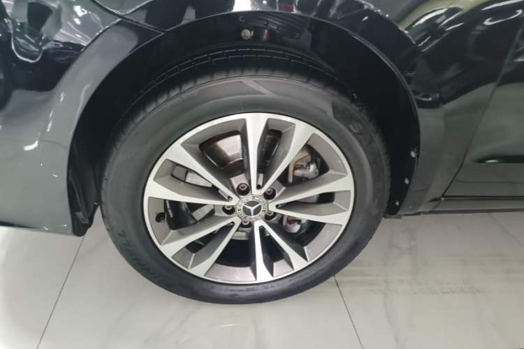 Used Mercedes-Benz V-Class 2020 V 260 Avantgarde Edition Exterior 4