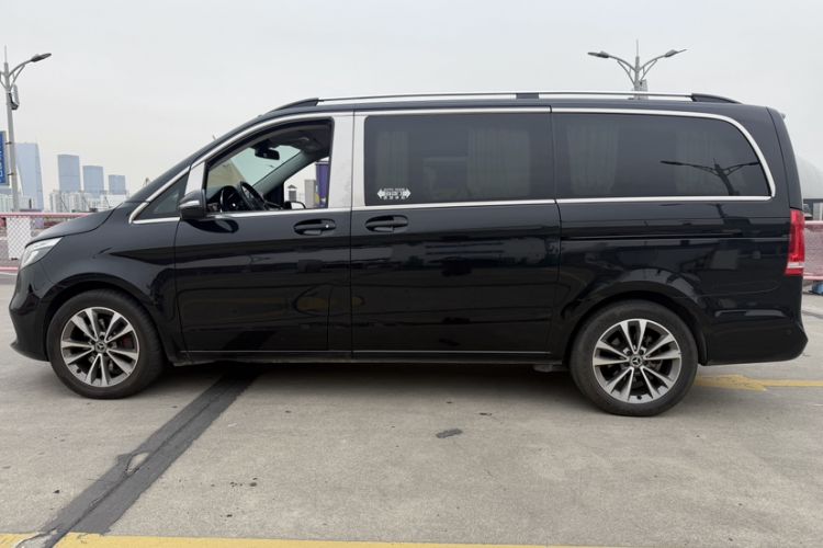 Used Mercedes-Benz V-Class 2020 V 260 Avantgarde Edition Exterior 4
