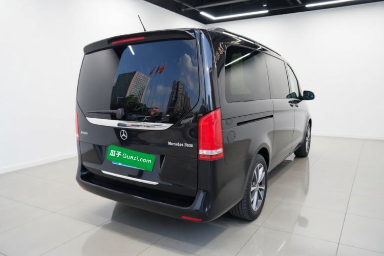 Used Mercedes-Benz V-Class 2020 V 260 Avantgarde Edition Exterior 5