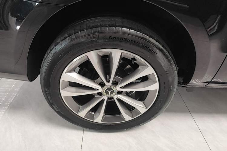 Used Mercedes-Benz V-Class 2020 V 260 Avantgarde Edition Exterior 5