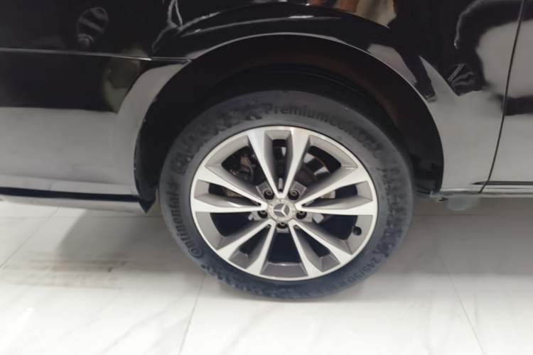 Used Mercedes-Benz V-Class 2020 V 260 Avantgarde Edition Exterior 5