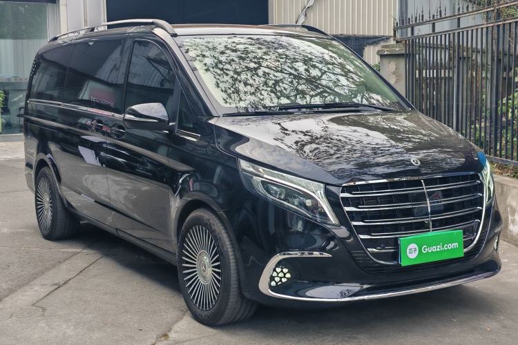 Used Mercedes-Benz V-Class 2020 V 260 Avantgarde Edition Exterior 7
