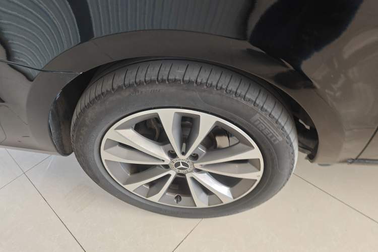 Used Mercedes-Benz V-Class 2020 V 260 Avantgarde Edition Exterior 8