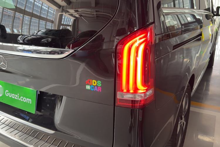 Used Mercedes-Benz V-Class 2020 V 260 Prestige Edition Exterior 8
