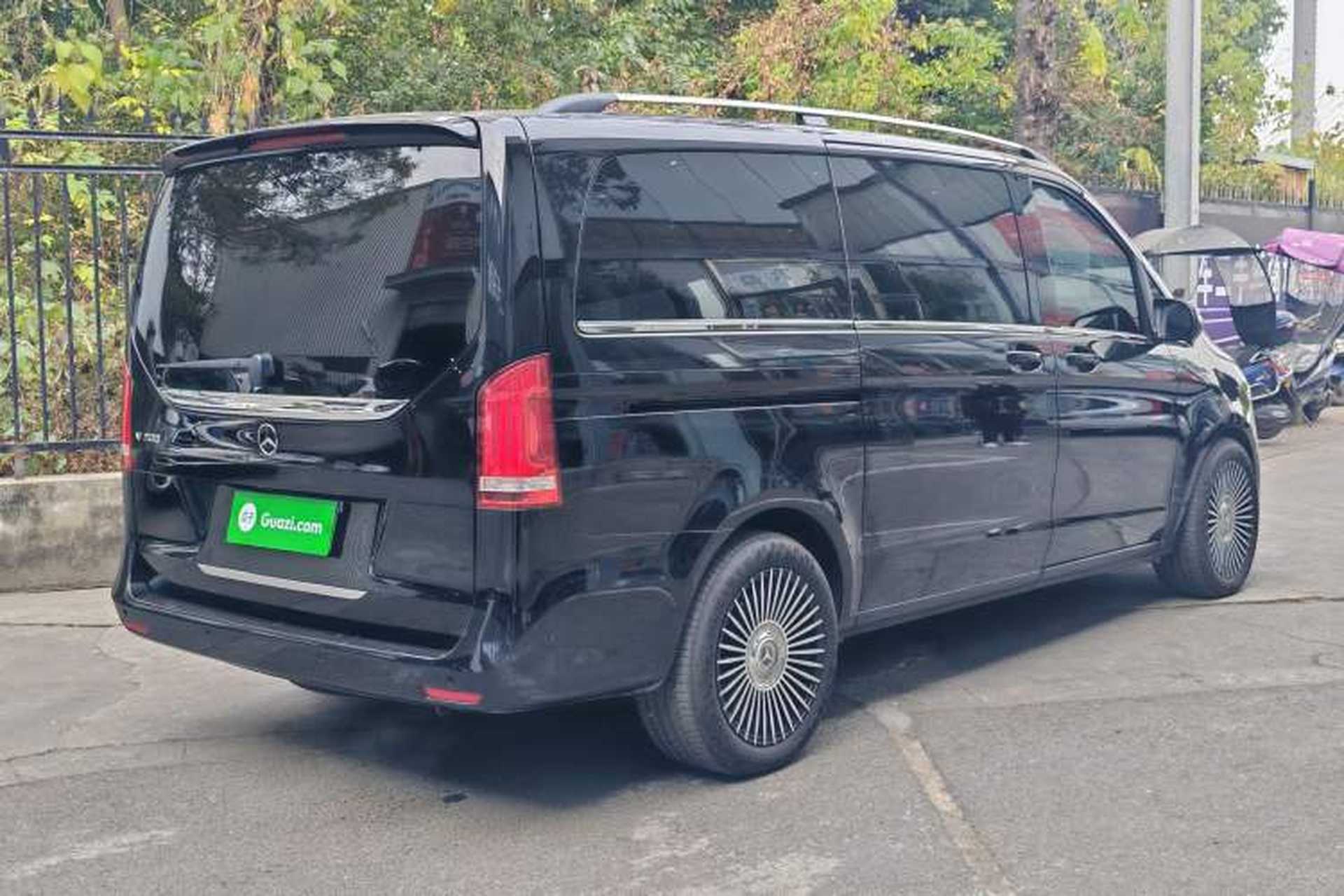 Used Mercedes-Benz V-Class 2020 V 260 Avantgarde Edition Exterior 9