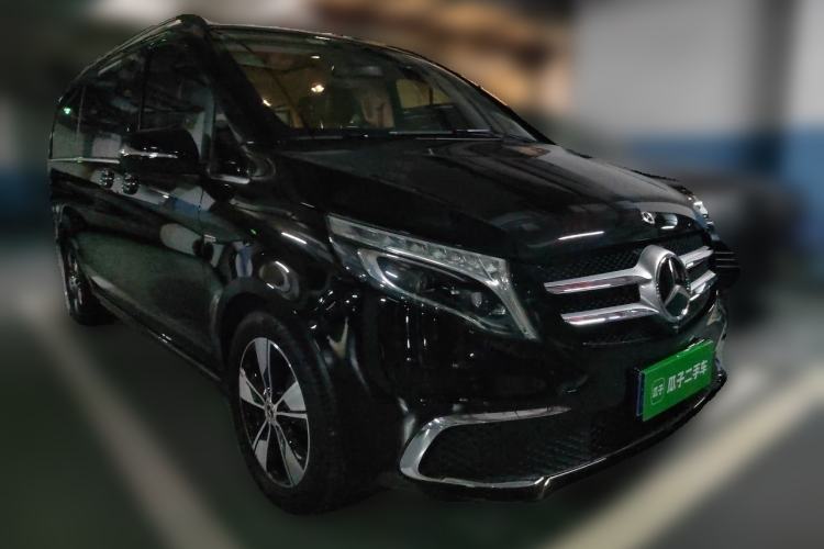 Used Mercedes-Benz V-Class 2020 V 260 Prestige Edition Front Right 45 Deg