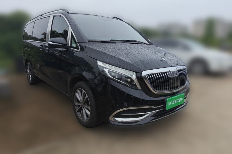 Used Mercedes-Benz V-Class 2020 V 260 Avantgarde Edition Front Right 45 Deg
