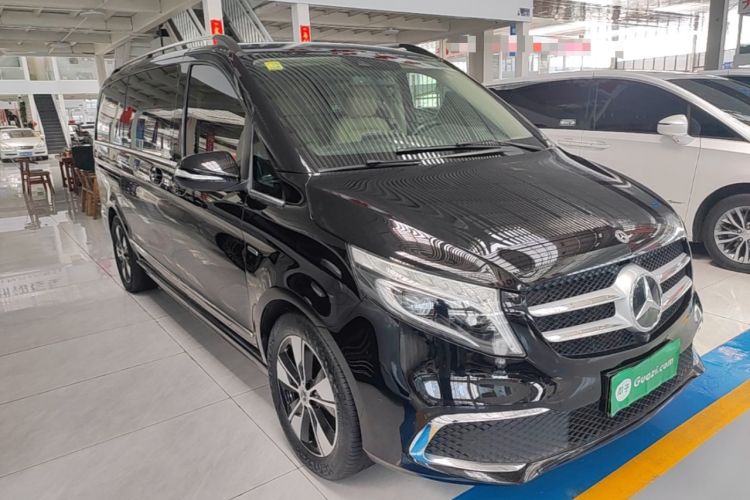Used Mercedes-Benz V-Class 2020 V 260 Prestige Edition Front Right 45 Deg