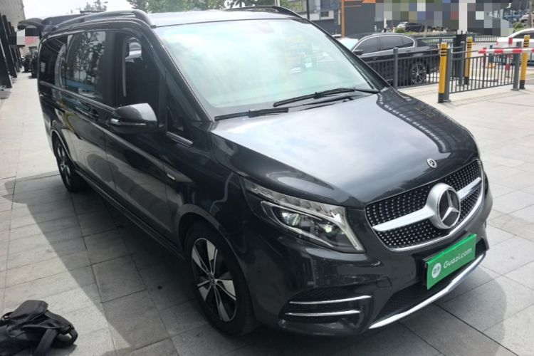 Used Mercedes-Benz V-Class 2020 V 260 L Long-wheelbase Luxury Edition Front Right 45 Deg