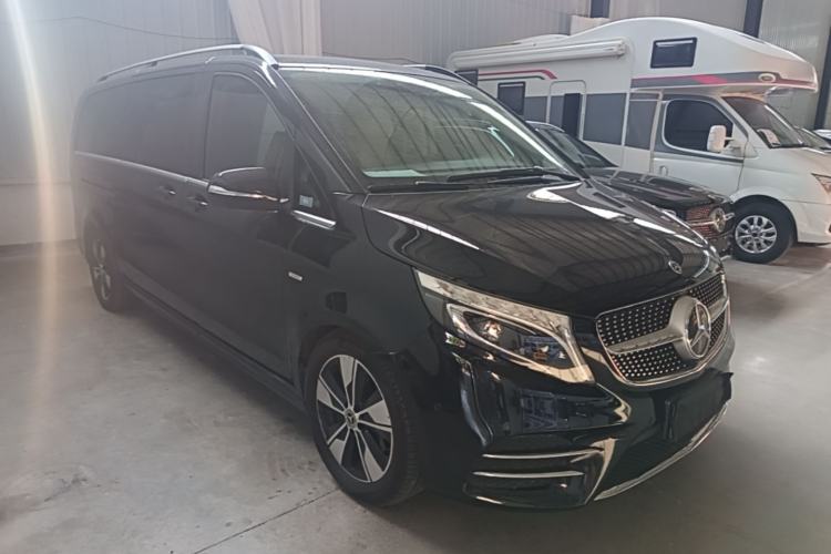 Used Mercedes-Benz V-Class 2020 V 260 L Long-wheelbase Luxury Edition Front Right 45 Deg