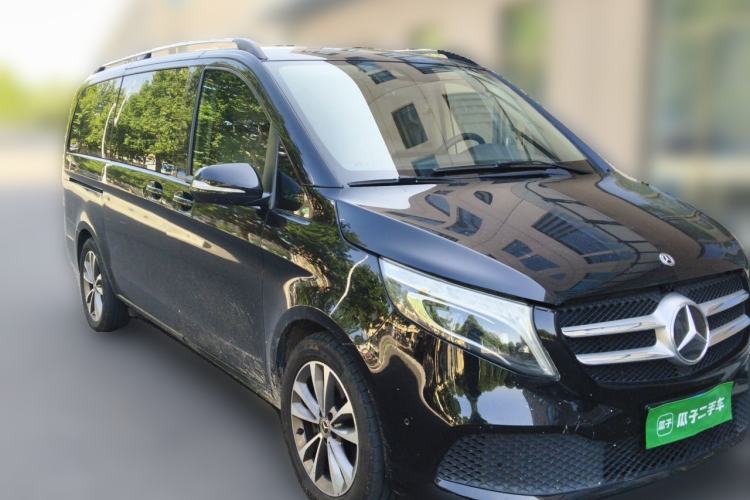 Used Mercedes-Benz V-Class 2020 V 260 Avantgarde Edition Front Right 45 Deg