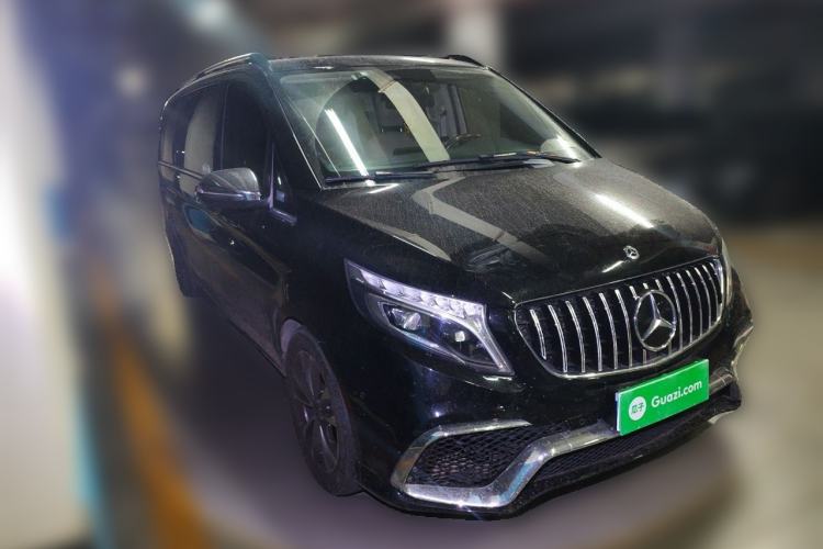 Used Mercedes-Benz V-Class 2020 V 260 Avantgarde Edition Front Right 45 Deg