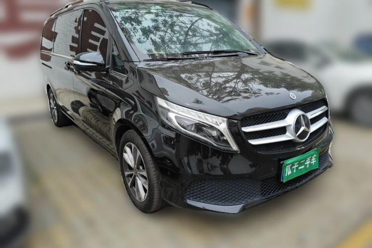 Used Mercedes-Benz V-Class 2020 V 260 Avantgarde Edition Front Right 45 Deg