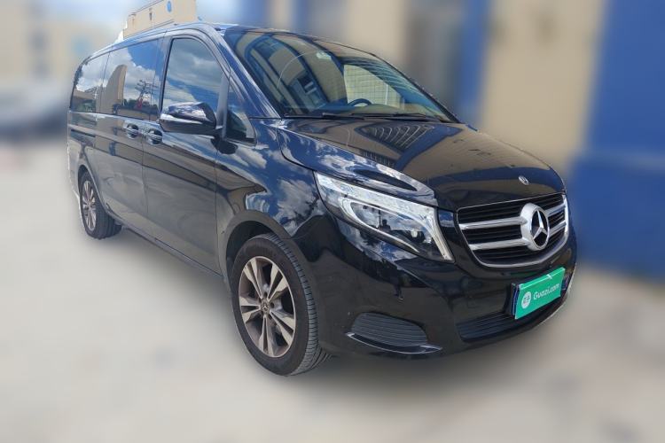 Used Mercedes-Benz V-Class 2020 V 260 Avantgarde Edition Front Right 45 Deg