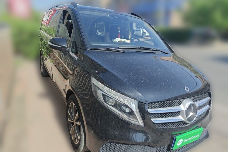 Used Mercedes-Benz V-Class 2020 V 260 Avantgarde Edition Front Right 45 Deg