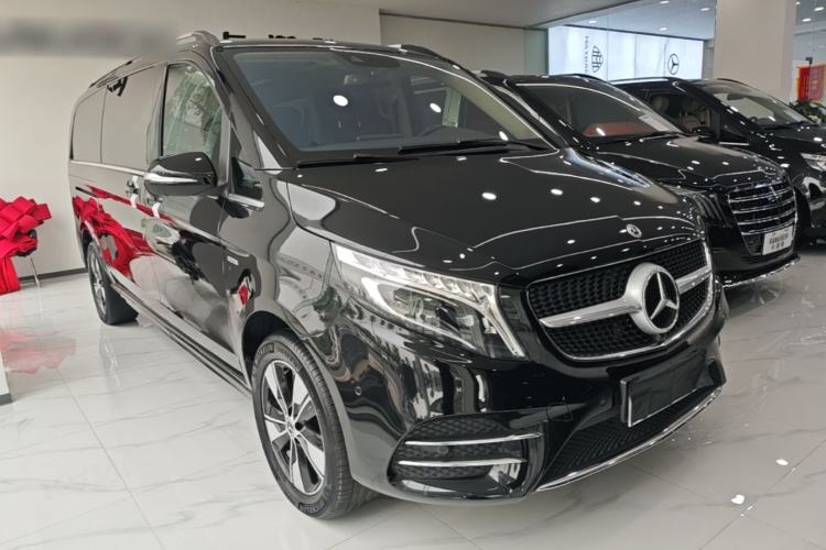 Used Mercedes-Benz V-Class 2020 V 260 L Long-wheelbase Luxury Edition Front Right 45 Deg