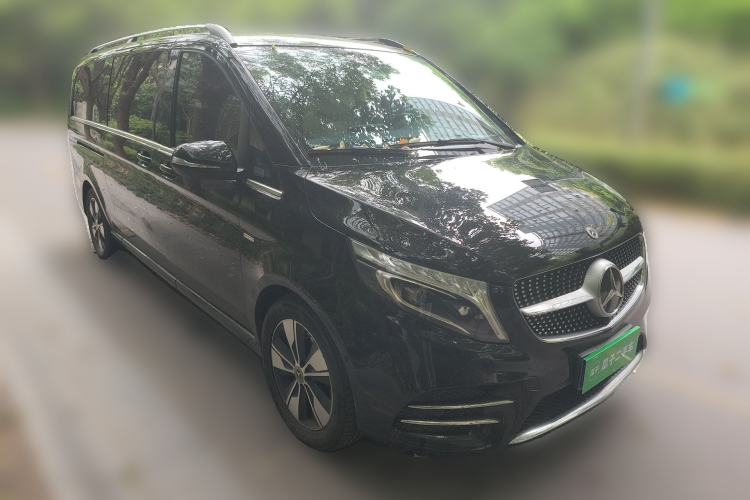 Used Mercedes-Benz V-Class 2020 V 260 L Long-wheelbase Luxury Edition Front Right 45 Deg