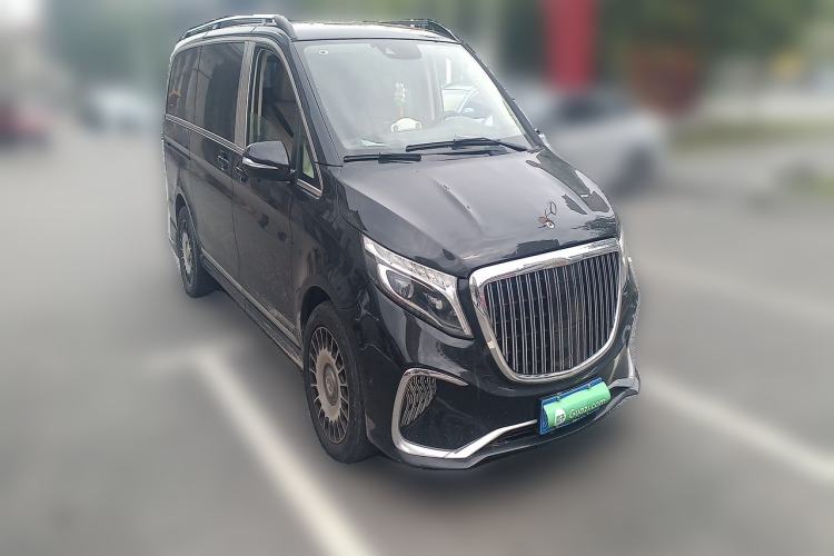 Used Mercedes-Benz V-Class 2020 V 260 Avantgarde Edition Front Right 45 Deg