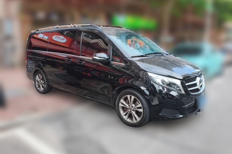 Used Mercedes-Benz V-Class 2020 V 260 Avantgarde Edition Front Right 45 Deg