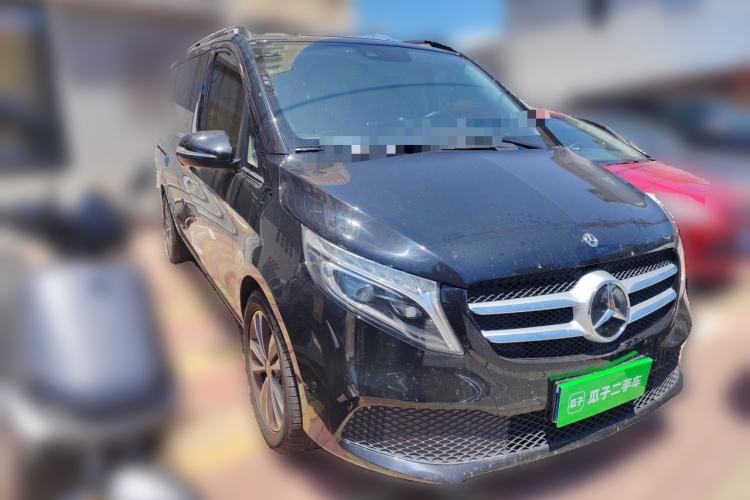 Used Mercedes-Benz V-Class 2020 V 260 Avantgarde Edition Front Right 45 Deg