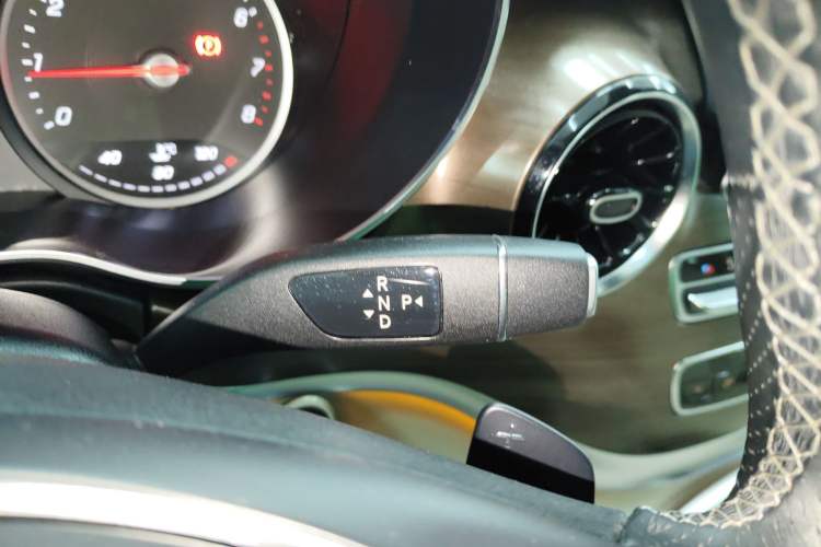 Used Mercedes-Benz V-Class 2020 V 260 Prestige Edition Gear Lever