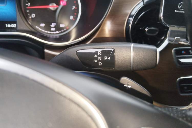 Used Mercedes-Benz V-Class 2020 V 260 L Long-wheelbase Luxury Edition Gear Lever