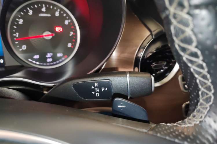 Used Mercedes-Benz V-Class 2020 V 260 Prestige Edition Gear Lever